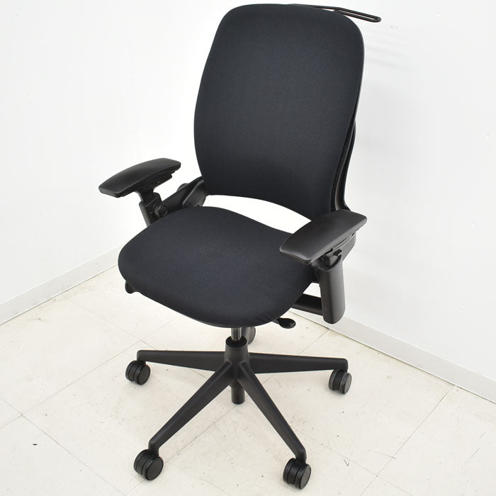 【中古】 スチールケース リープV2 可動肘 ハンガー付 USモデル 2023122305【中古オフィス家具】