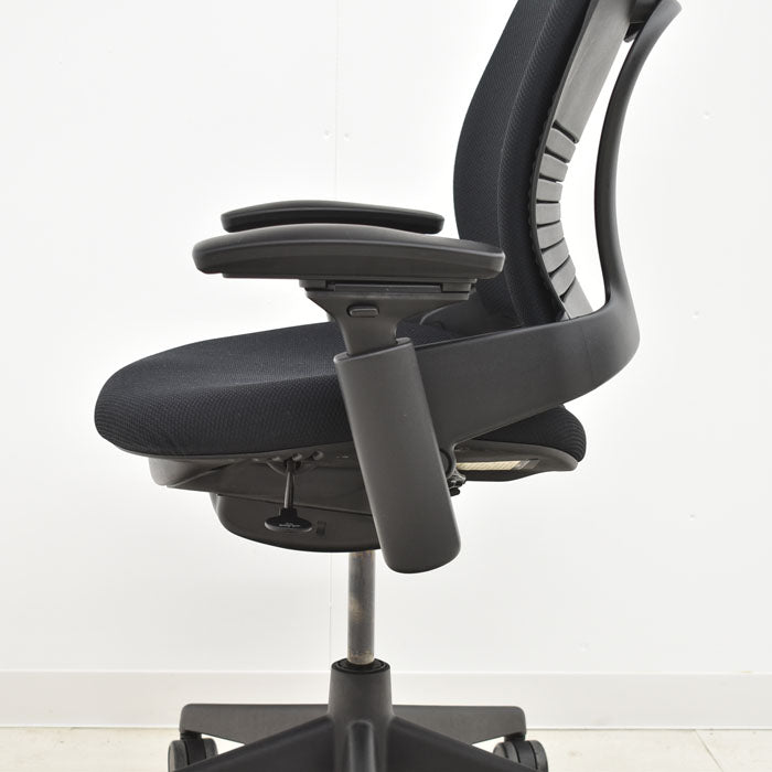 【中古】 スチールケース リープV2 可動肘 ハンガー付 USモデル 2023122305【中古オフィス家具】