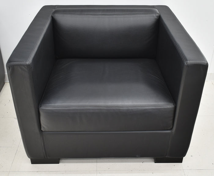 【中古】Cassina ixc.　CATHERINE MEMMI＋PHILIPPE HUREL　応接５点セット　総革張り　応接５点セット　総革張り　2024012301【中古オフィス家具】