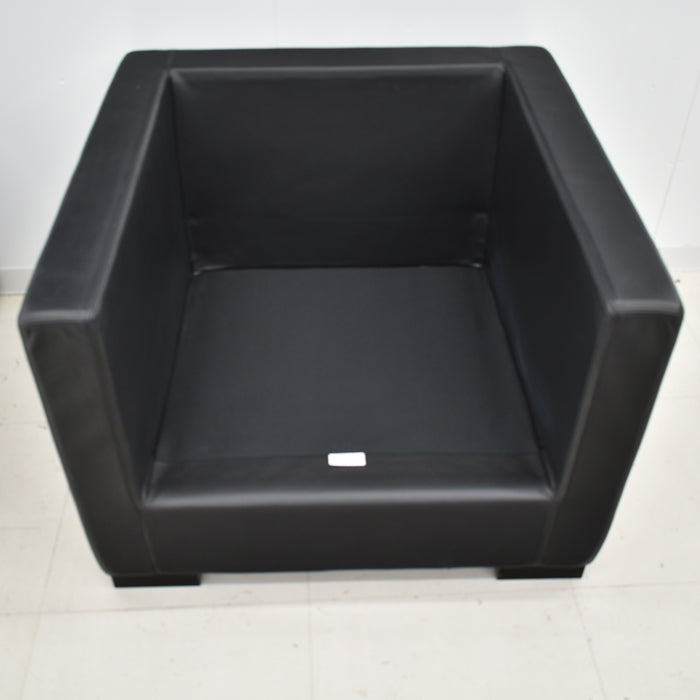 【中古】Cassina ixc. CATHERINE MEMMI+PHILIPPE HUREL 応接5点セット 総革張り 応接5点セット 総革張り 2024012301【中古オフィス家具】