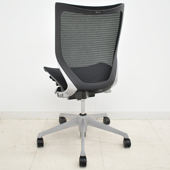 【中古】オカムラ バロン ローバック シルバー脚 肘なし 2024021601【中古オフィス家具】