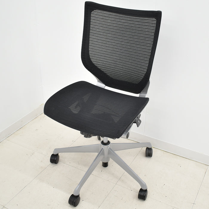 【中古】オカムラ バロン ローバック シルバー脚 肘なし 2024021601【中古オフィス家具】