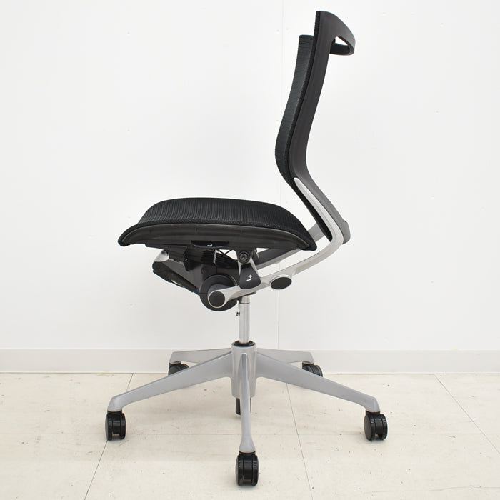【中古】オカムラ バロン ローバック シルバー脚 肘なし 2024021601【中古オフィス家具】