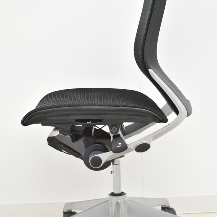 【中古】オカムラ バロン ローバック シルバー脚 肘なし 2024021601【中古オフィス家具】