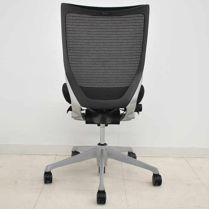 【中古】オカムラ バロン ローバック シルバー脚 肘なし 2024021601【中古オフィス家具】