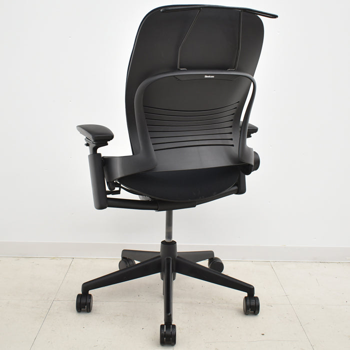【中古】スチールケース リープV2 可動肘 ハンガー付 USモデル 2024022205【中古オフィス家具】