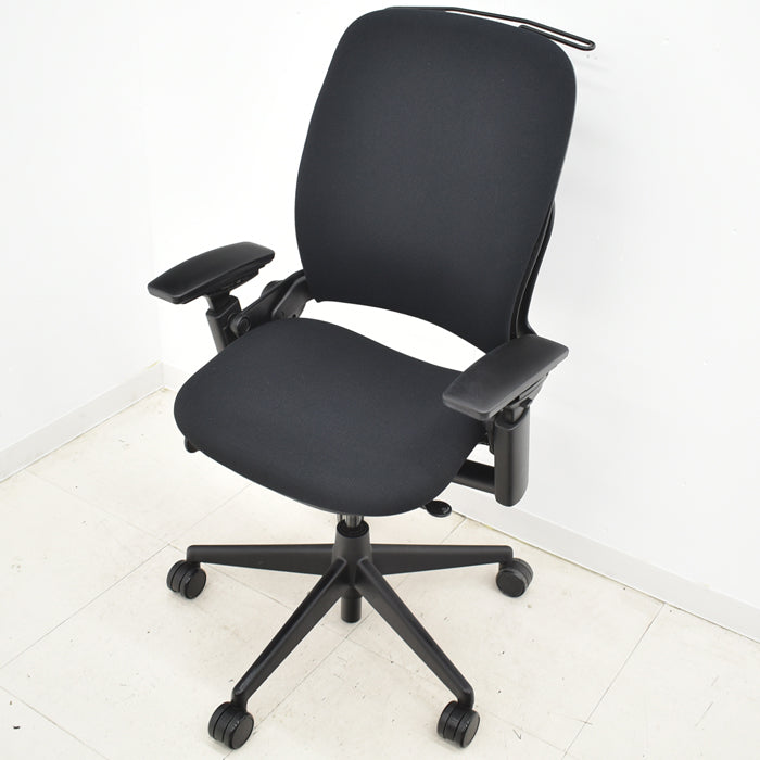 【中古】スチールケース リープV2 可動肘 ハンガー付 USモデル 2024022205【中古オフィス家具】