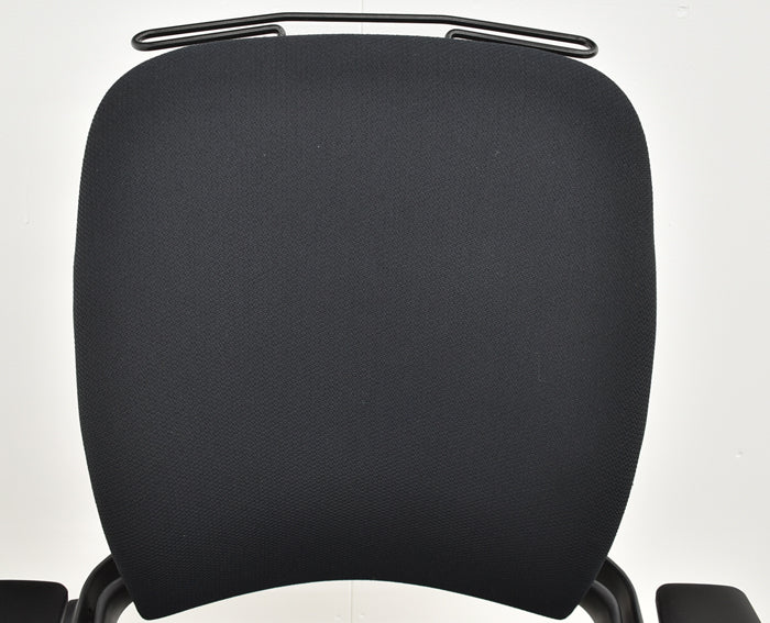 【中古】スチールケース リープV2 可動肘 ハンガー付 USモデル 2024022205【中古オフィス家具】