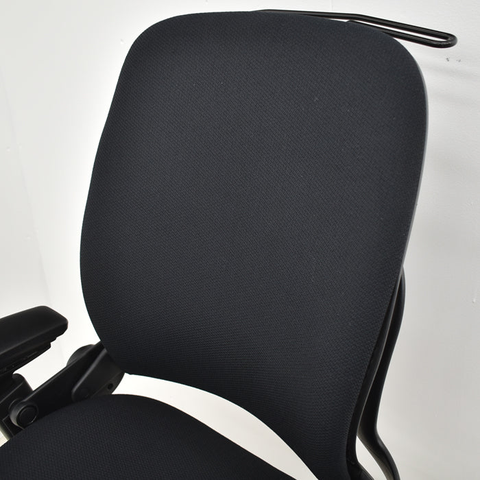 【中古】スチールケース リープV2 可動肘 ハンガー付 USモデル 2024022205【中古オフィス家具】