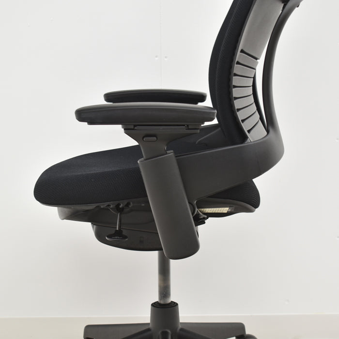 【中古】スチールケース リープV2 可動肘 ハンガー付 USモデル 2024022205【中古オフィス家具】