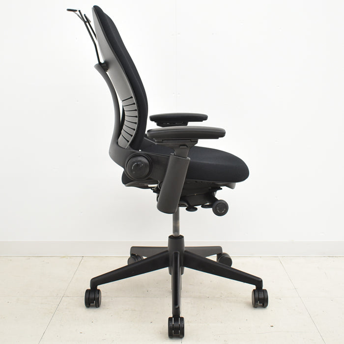 【中古】スチールケース リープV2 可動肘 ハンガー付 USモデル 2024022205【中古オフィス家具】