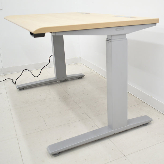 【中古】オカムラ スイフト 電動昇降デスク レバータイプ スムースフォルムエッジ 2017年製 W1150 2024022702【中古オフィス家具】