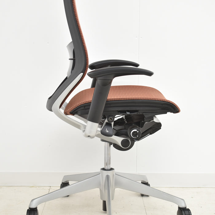 【中古】オカムラ エクストラハイバック 固定ヘッドレスト 可動肘(新型肘パット)ランバーサポート シルバー脚 2024030708【中古オフィス家具】