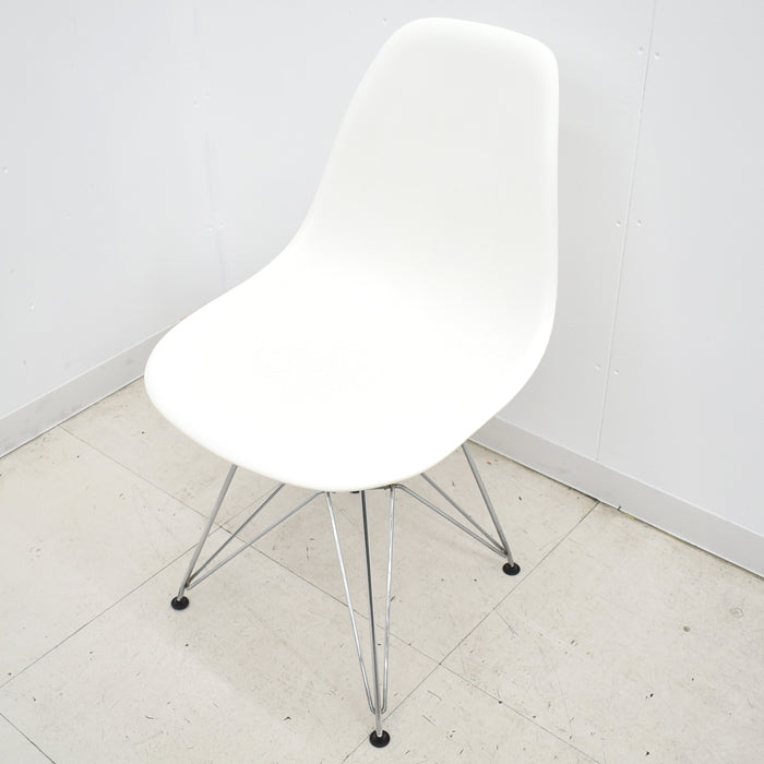 【中古】ヴィトラ イームズ サイドシェル エッフェルベース 2024032502【中古オフィス家具】