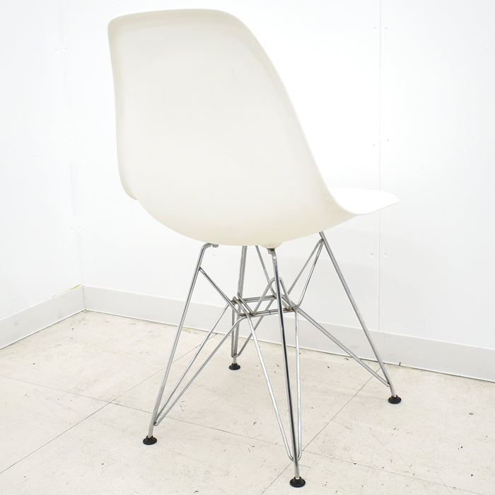 【中古】ヴィトラ イームズ サイドシェル エッフェルベース 2024032502【中古オフィス家具】