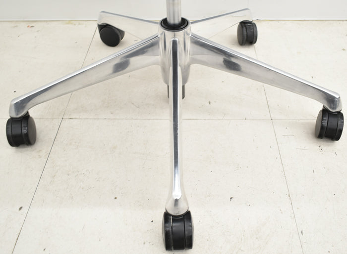 【中古】オカムラ バロン ローバック 可動肘(新型肘パット)ポリッシュ 2024041101【中古オフィス家具】