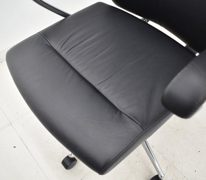 【中古】イトーキ プレクサス655 ハイバック 固定肘 総革張り アルミミラー仕上げ 2024041203【中古オフィス家具】