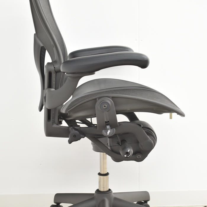 【中古】ハーマンミラー アーロンチェア Bサイズ 可動肘 ポスチャーフィット(パット新品交換済)リクライニング範囲調整 2024043002【中古オフィス家具】【商品画像14】