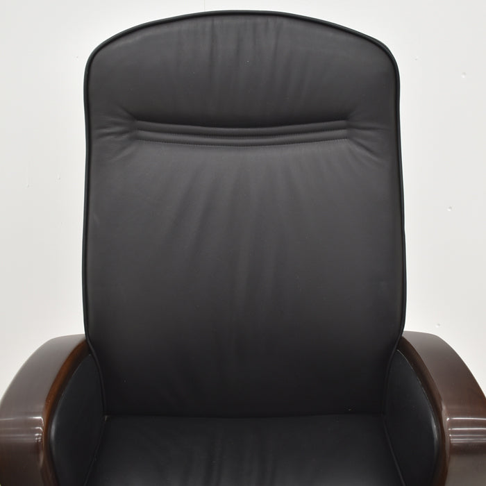 【中古】オカムラ KCシリーズ エグゼクティブチェア ハイバック 固定肘 革張り 2024053002【中古オフィス家具】【商品画像3】