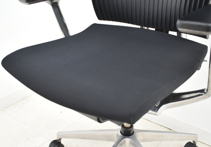 【中古】イトーキ スピーナ 固定肘 エラストマーバック ポリッシュ アクティブランバーサポート 2024060702【中古オフィス家具】