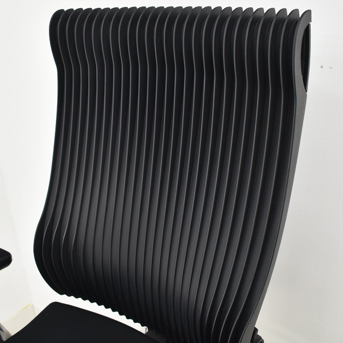 【中古】イトーキ スピーナ 固定肘 エラストマーバック ポリッシュ アクティブランバーサポート 2024060702【中古オフィス家具】