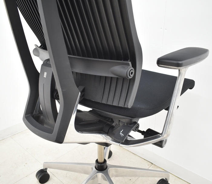 【中古】イトーキ スピーナ 固定肘 エラストマーバック ポリッシュ アクティブランバーサポート 2024060702【中古オフィス家具】