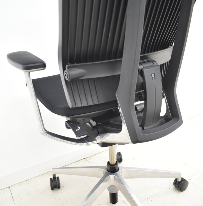 【中古】イトーキ スピーナ 固定肘 エラストマーバック ポリッシュ アクティブランバーサポート 2024060702【中古オフィス家具】