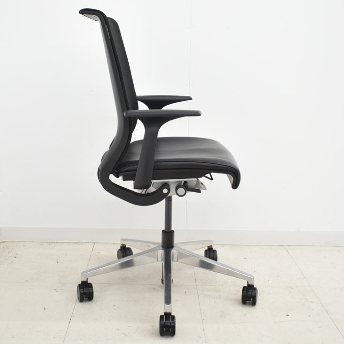 【中古】スチールケース シンクチェア 固定肘 座面革張り ポリッシュ 2024060704【中古オフィス家具】