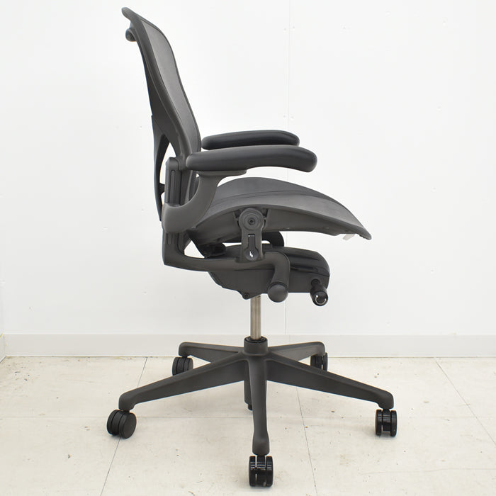 【中古】ハーマンミラー アーロンチェア リマスタードライト Bサイズ 固定ポスチャーフィット 2024060807【中古オフィス家具】