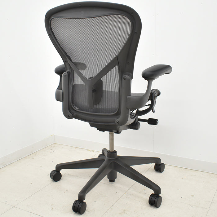 【中古】ハーマンミラー アーロンチェア リマスタードライト Bサイズ 固定ポスチャーフィット 2024060807【中古オフィス家具】
