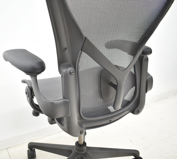 【中古】ハーマンミラー アーロンチェア リマスタードライト Bサイズ 固定ポスチャーフィット 2024060807【中古オフィス家具】