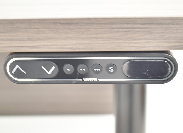 【中古】イトーキ トイロ 電動昇降デスク インジケーター付昇降スイッチタイプ 幕板付 W1550 2024061705【中古オフィス家具】