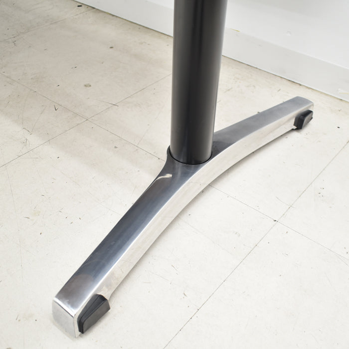 【中古】イトーキ トイロ 電動昇降デスク インジケーター付昇降スイッチタイプ 幕板付 W1550 2024061705【中古オフィス家具】