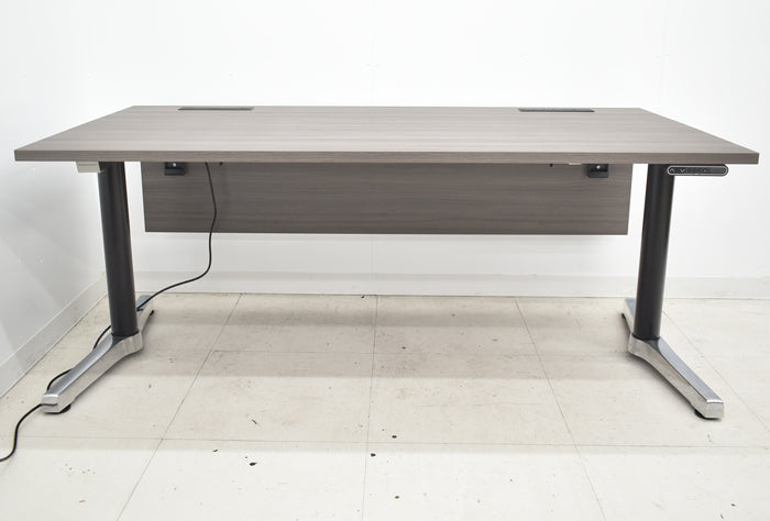 【中古】イトーキ トイロ 電動昇降デスク インジケーター付昇降スイッチタイプ 幕板付 W1550 2024061705【中古オフィス家具】