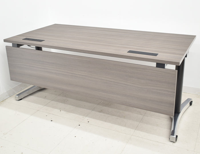 【中古】イトーキ トイロ 電動昇降デスク インジケーター付昇降スイッチタイプ 幕板付 W1550 2024061705【中古オフィス家具】