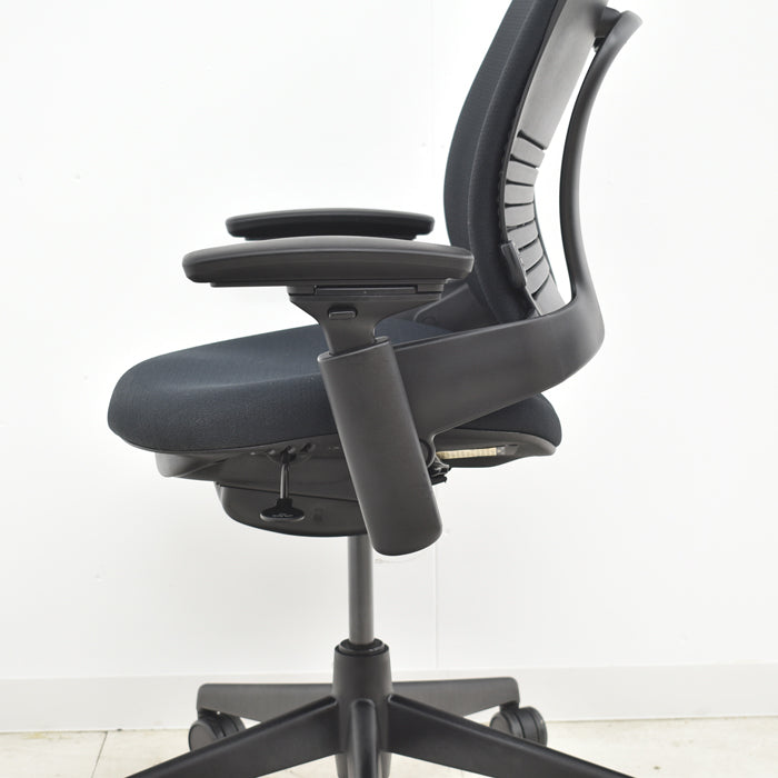 【中古】スチールケース リープV2 USモデル 可動肘 ランバーサポート 2024061903【中古オフィス家具】