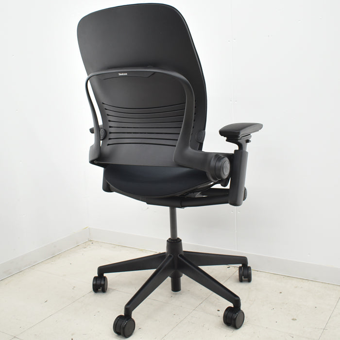 【中古】スチールケース リープV2 USモデル 可動肘 ランバーサポート 2024061903【中古オフィス家具】
