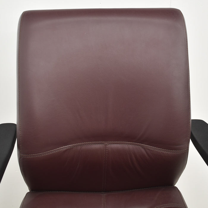 【中古】キールハワー ダンフォース ミドルバック 固定肘 総革張り 2024062003【中古オフィス家具】