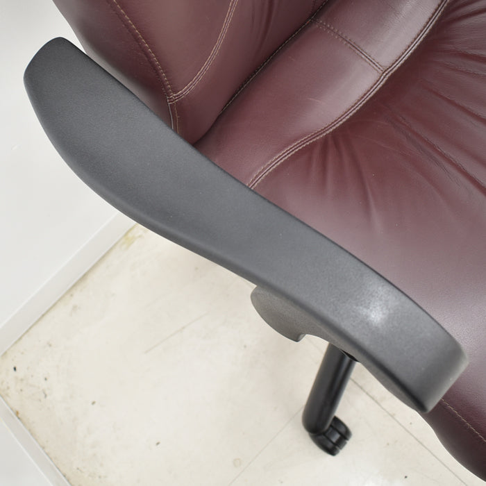 【中古】キールハワー ダンフォース ミドルバック 固定肘 総革張り 2024062003【中古オフィス家具】