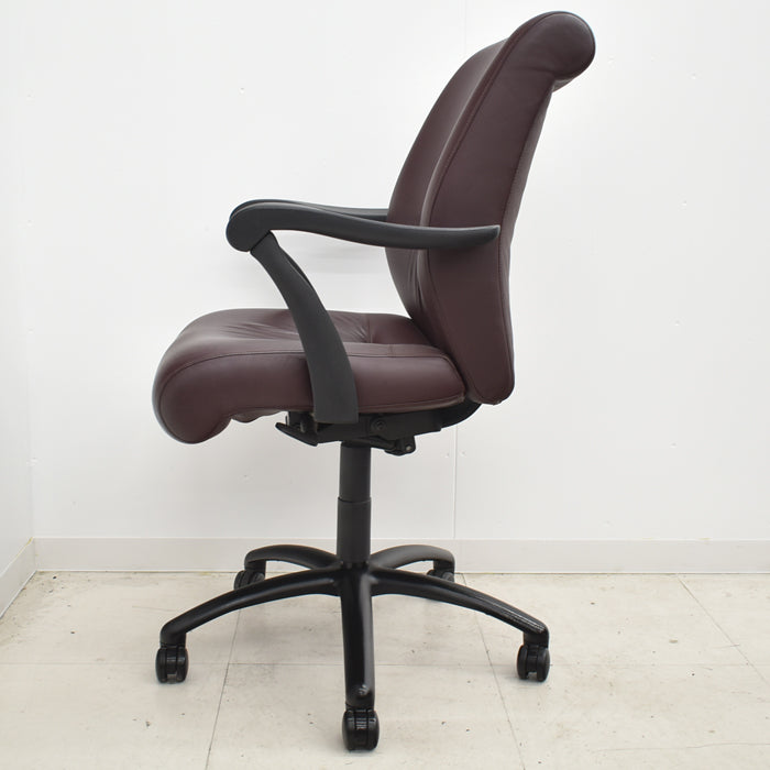 【中古】キールハワー ダンフォース ミドルバック 固定肘 総革張り 2024062003【中古オフィス家具】