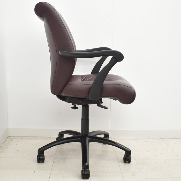 【中古】キールハワー ダンフォース ミドルバック 固定肘 総革張り 2024062003【中古オフィス家具】