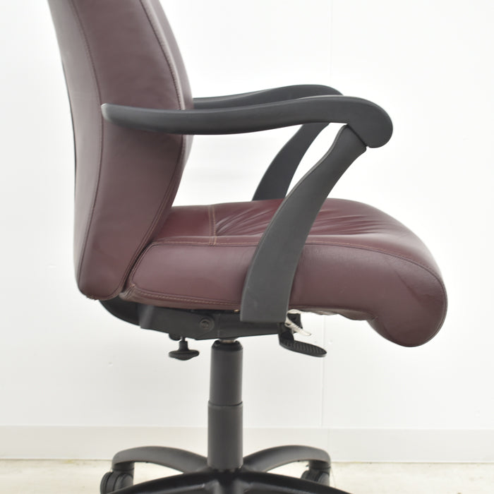 【中古】キールハワー ダンフォース ミドルバック 固定肘 総革張り 2024062004【中古オフィス家具】