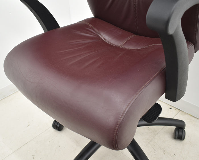 【中古】キールハワー ダンフォース ミドルバック 固定肘 総革張り 2024062005【中古オフィス家具】