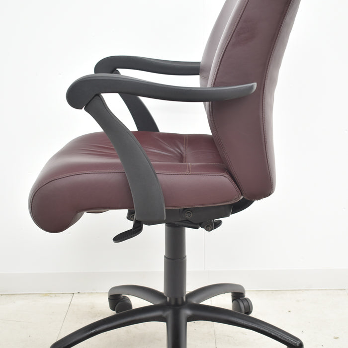 【中古】キールハワー ダンフォース ミドルバック 固定肘 総革張り 2024062005【中古オフィス家具】