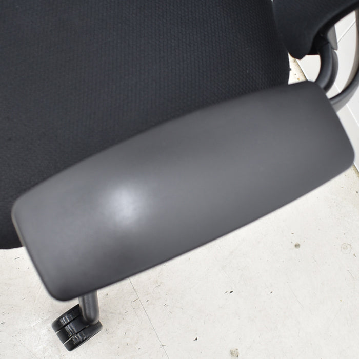 【中古】スチールケース リープV2 可動肘 ハンガー付 USモデル 2024062203【中古オフィス家具】