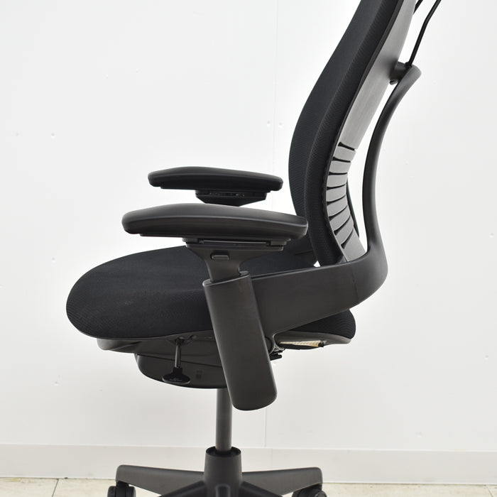 【中古】スチールケース リープV2 可動肘 ハンガー付 USモデル 2024062203【中古オフィス家具】