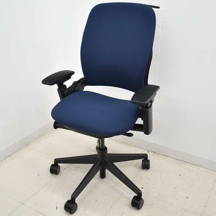 【中古】スチールケース リープV2 可動肘 ハンガー付 USモデル 新型肘パット 2024062205【中古オフィス家具】