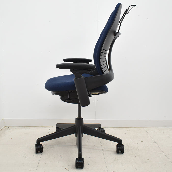 【中古】スチールケース リープV2 可動肘 ハンガー付 USモデル 新型肘パット 2024062205【中古オフィス家具】