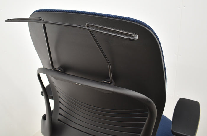 【中古】スチールケース リープV2 可動肘 ハンガー付 USモデル 新型肘パット 2024062205【中古オフィス家具】
