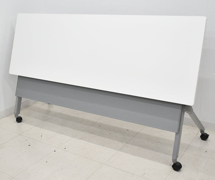 【中古】オカムラ FLAPTOR(フラプター)シリーズ 平行スタックテーブル 幕板付 W1800 2024062701【中古オフィス家具】